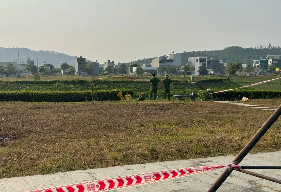 Phát hiện thi thể bé gái 15 tuổi dưới hồ sinh thái khu dân cư 577 - Ảnh 3.