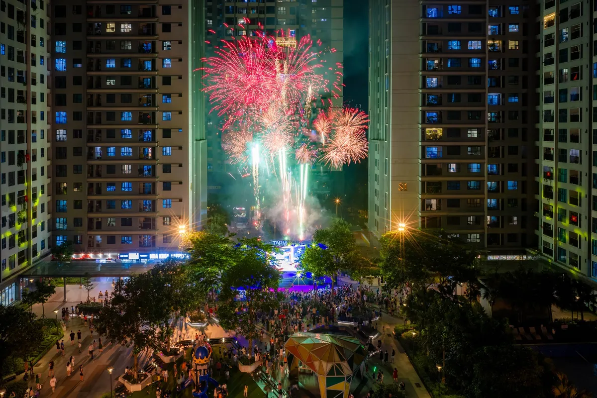 Dấu ấn rực rỡ của ROX Group qua các chặng đường kiến tạo - Ảnh 1.