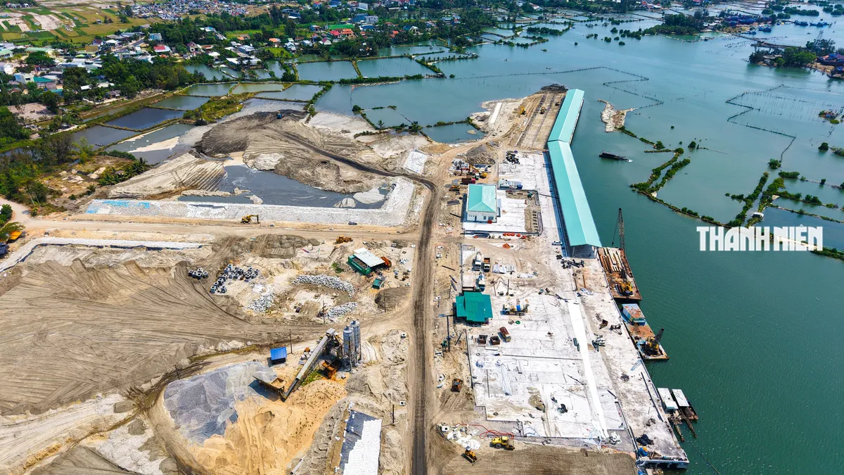 Cảng cá Tịnh Hòa vướng mặt bằng: Nửa tiến độ bị 'níu chân' - Ảnh 4.