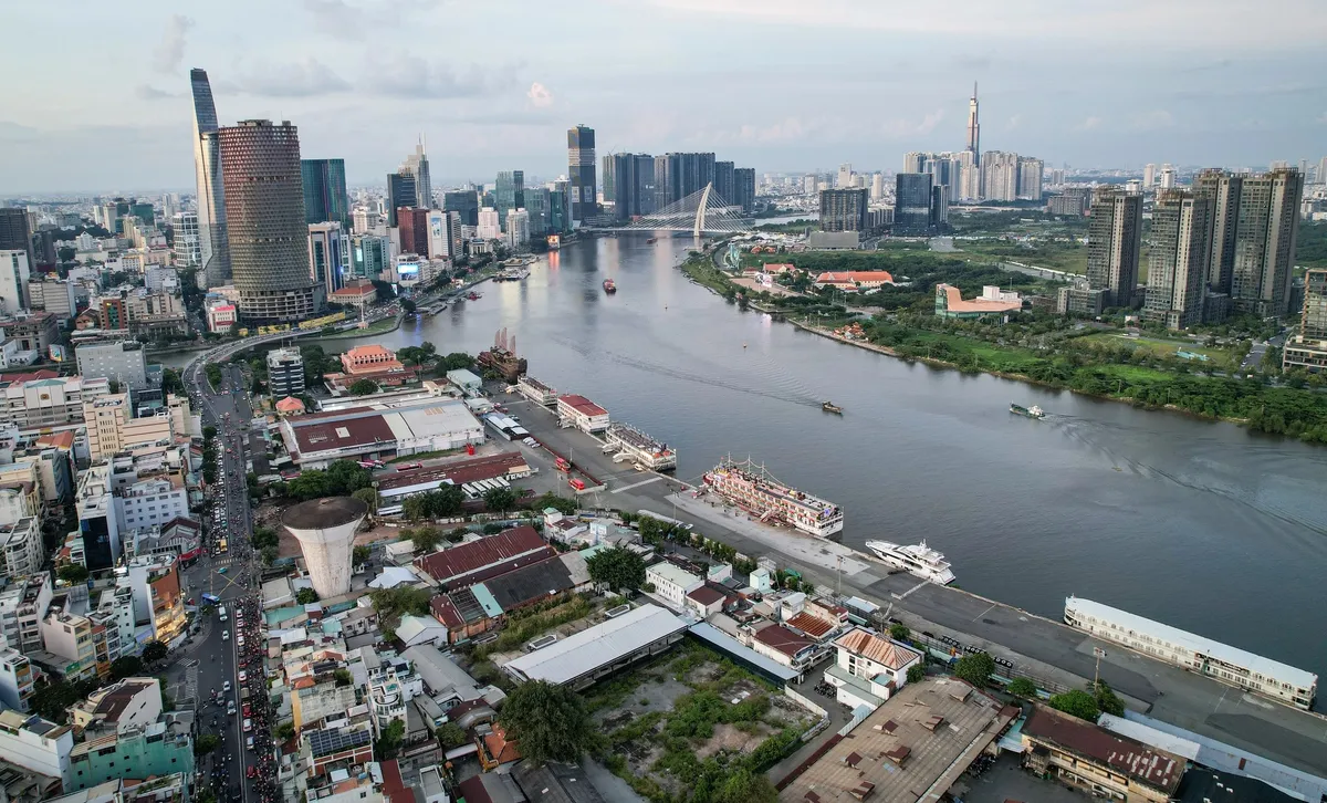 Đề xuất mở rộng đường Nguyễn Tất Thành cùng lúc làm metro Bến Thành - Cần Giờ- Ảnh 1.