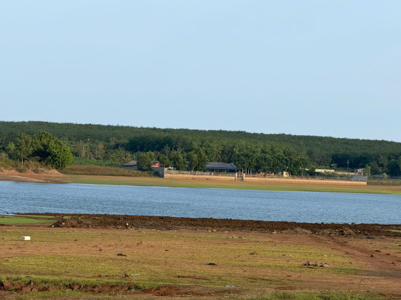 Hồ Đá Bàng - Ảnh 1.