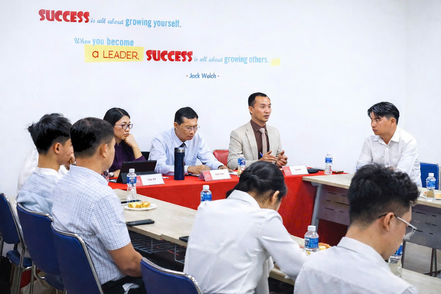 Bài học thúc đẩy tài chính xanh từ Trung Quốc và Singapore - Ảnh 1.