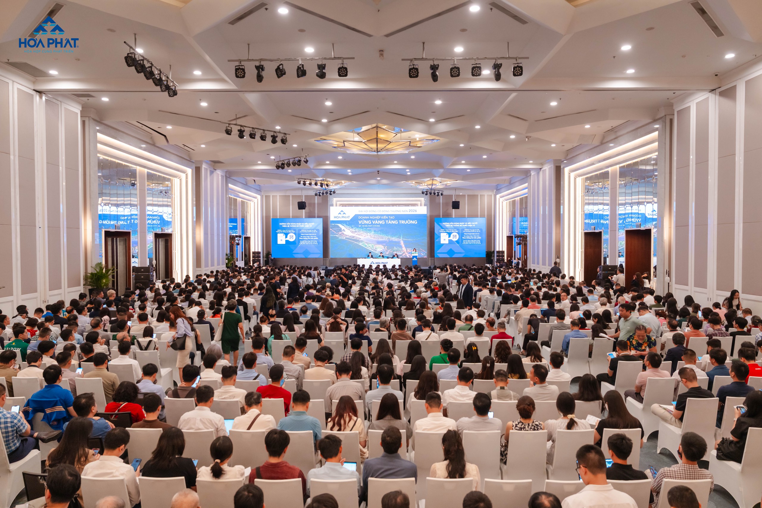 Hòa PHát - Ảnh 1.