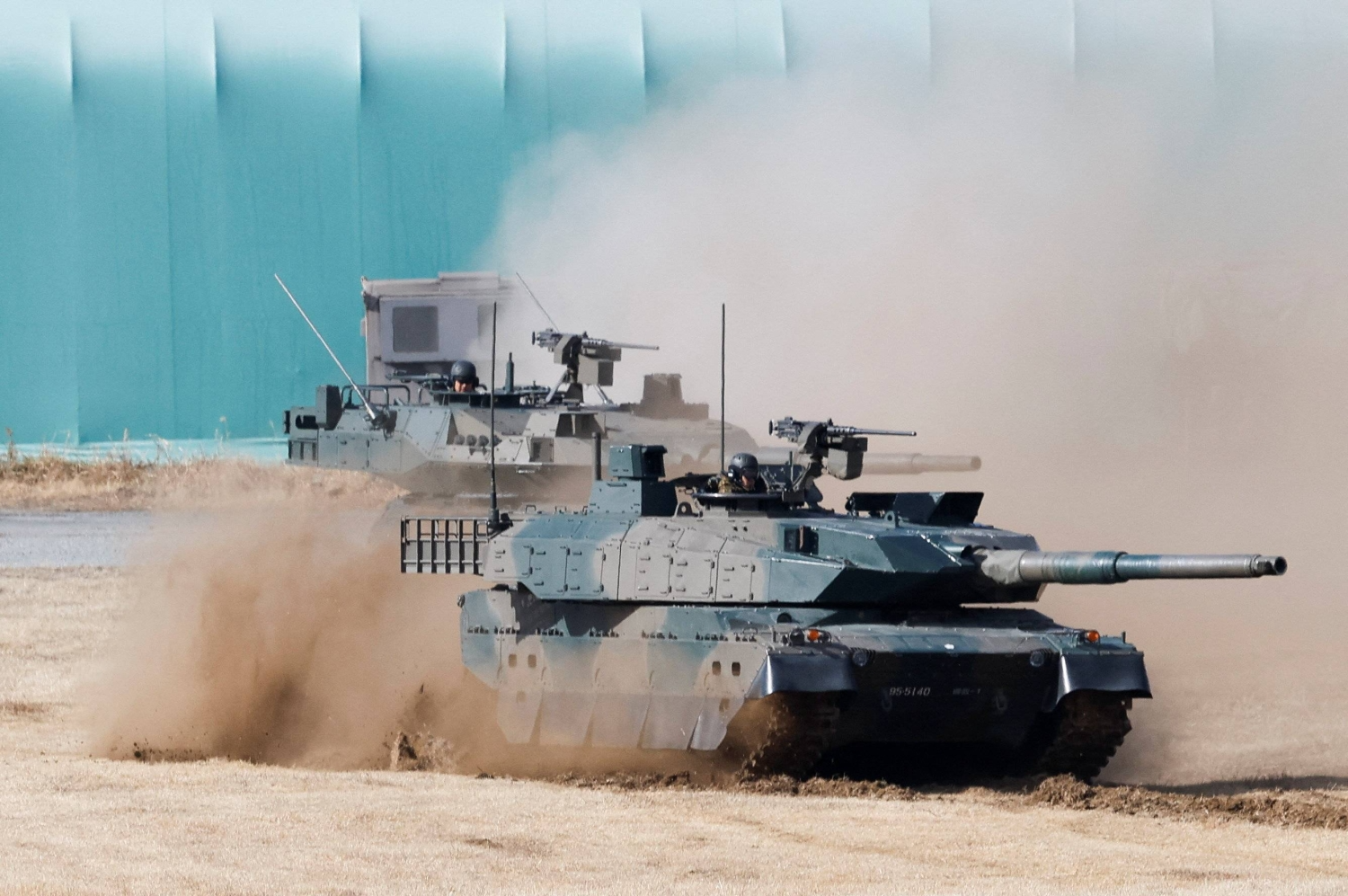 Xe tăng phát nổ khi đang diễn tập, 3 binh sĩ Nhật thiệt mạng - Ảnh 1.