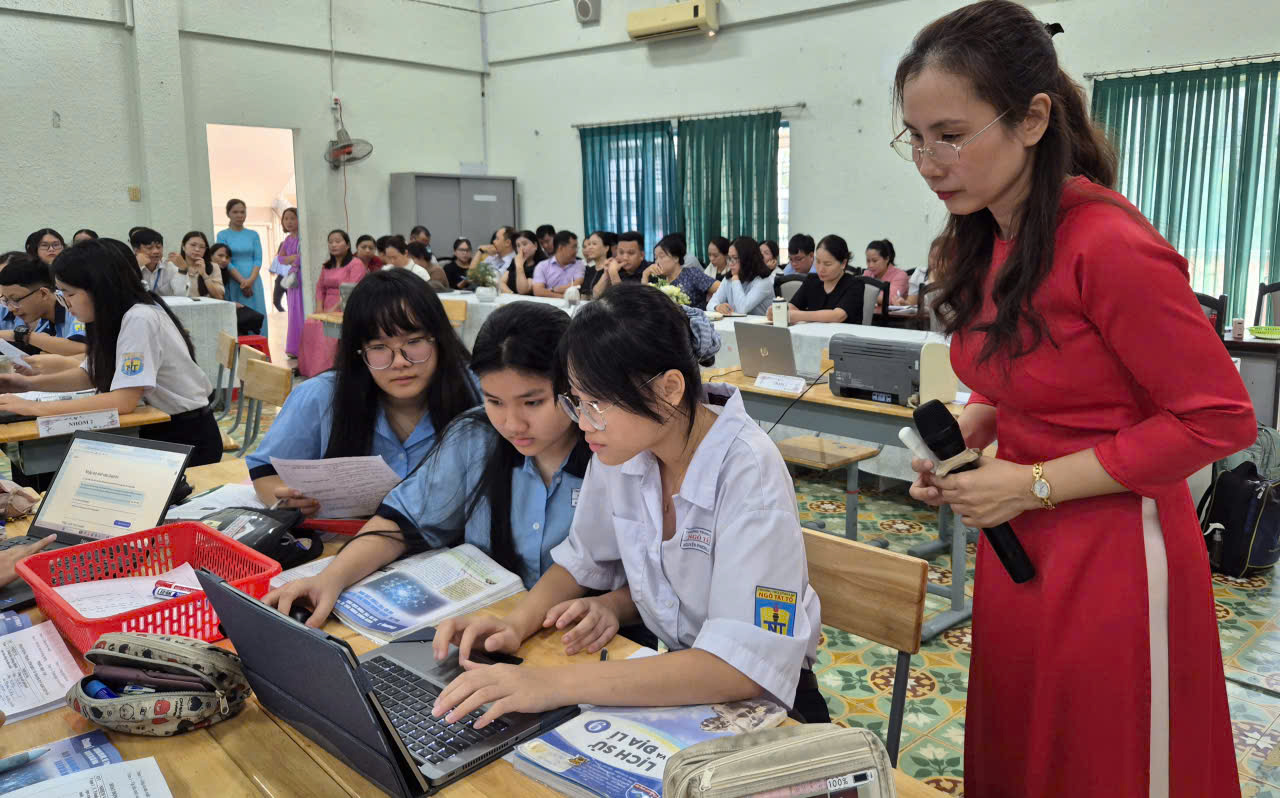 Cách đăng ký thi vào lớp 10 ở TP.HCM trên cổng tuyển sinh trực tuyến - Ảnh 1.