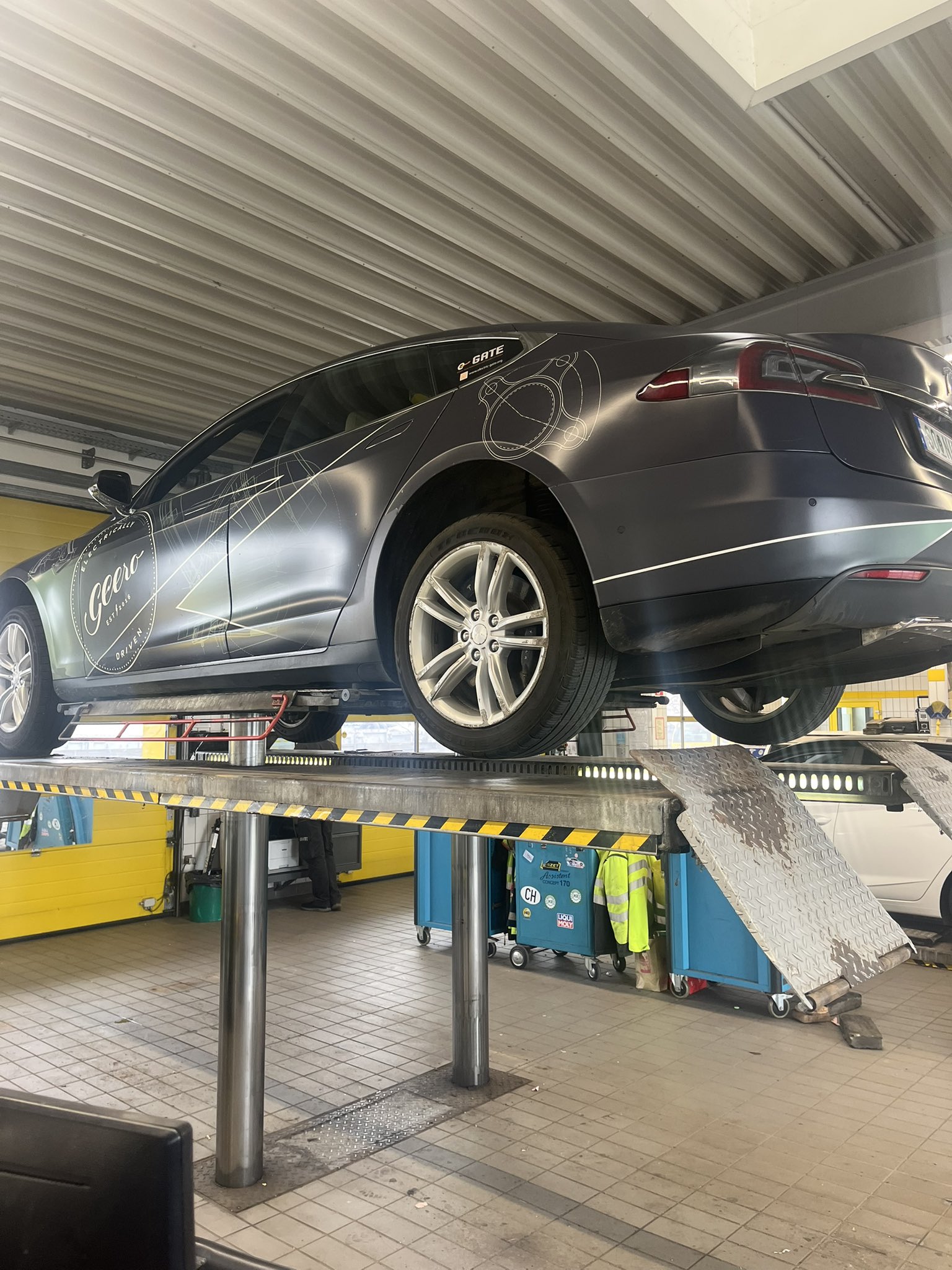 xe điện - Ảnh 1.