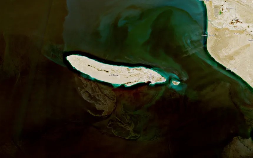 Hệ quả chiến sự Iran: Loạt ảnh tràn dầu diện rộng nhìn thấy rõ từ không gian - Ảnh 3.