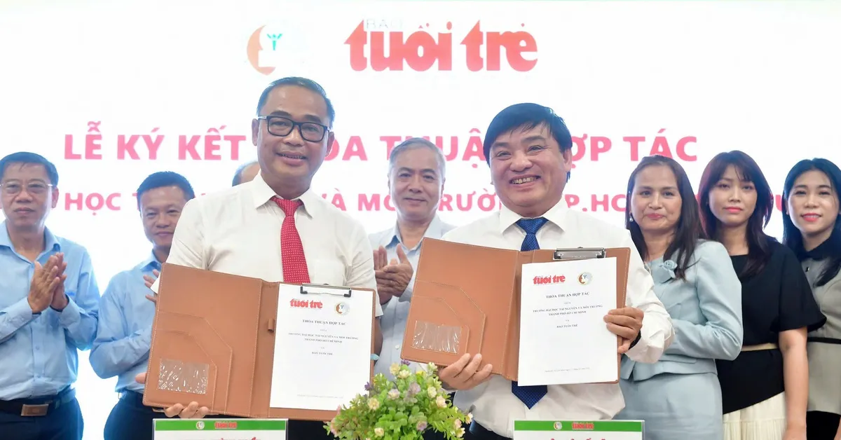 Báo Tuổi Trẻ ký kết hợp tác với Trường đại học Tài nguyên và Môi trường TP.HCM