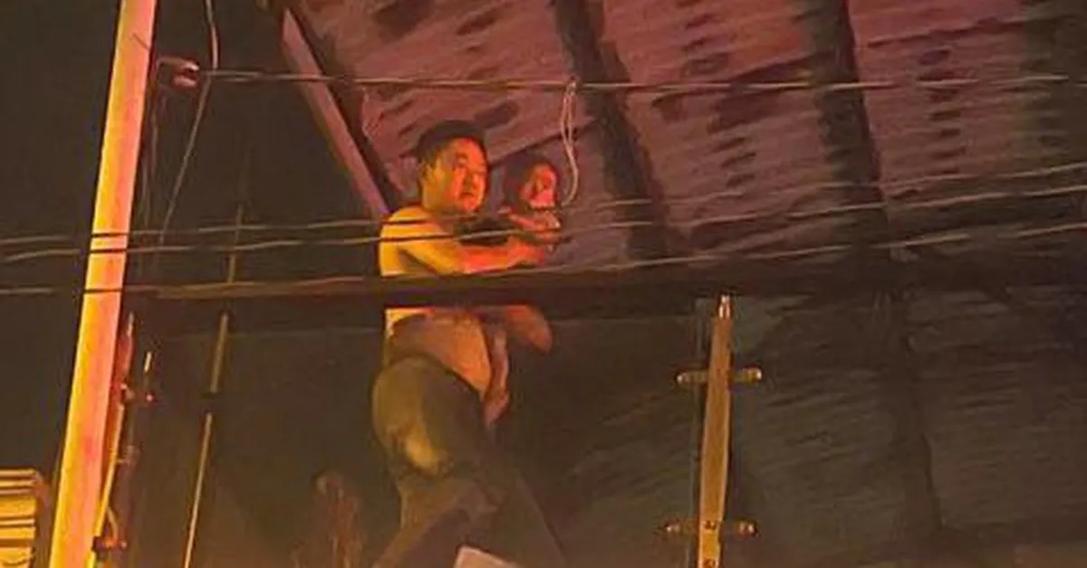 Đại tướng Lương Tam Quang biểu dương đại úy cứu người trong vụ cháy ở phường Tân Thới Hiệp