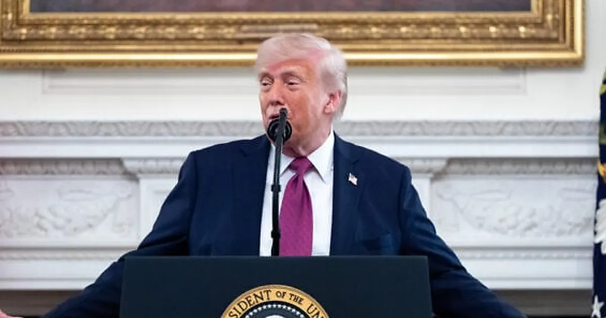 Ông Trump tuyên bố 'Iran đang sụp đổ tài chính'