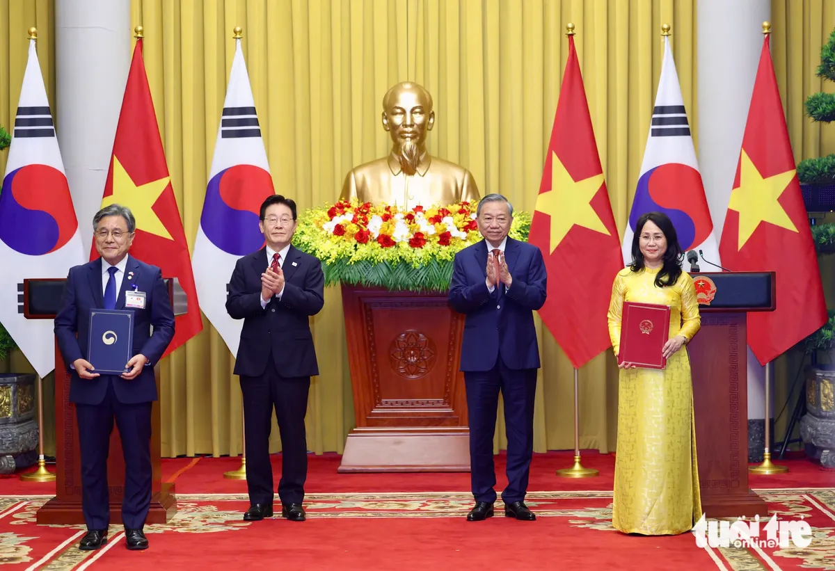 Việt Nam và Hàn Quốc trao nhiều văn kiện hợp tác, có cả điện hạt nhân - Ảnh 3.