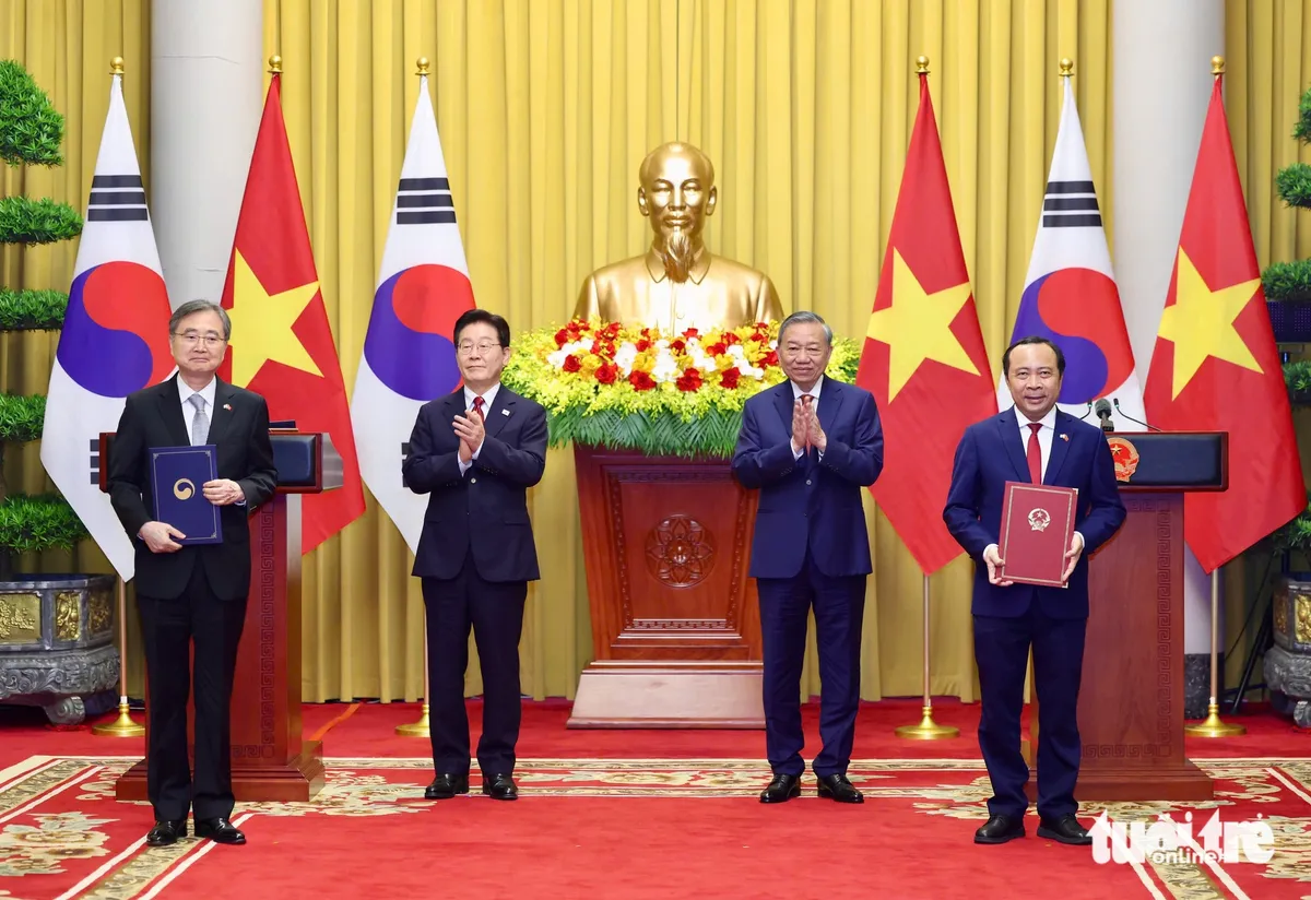 Việt Nam và Hàn Quốc trao nhiều văn kiện hợp tác, có cả điện hạt nhân - Ảnh 6.