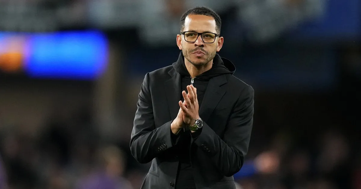 Chelsea sa thải HLV Liam Rosenior chỉ sau gần 4 tháng