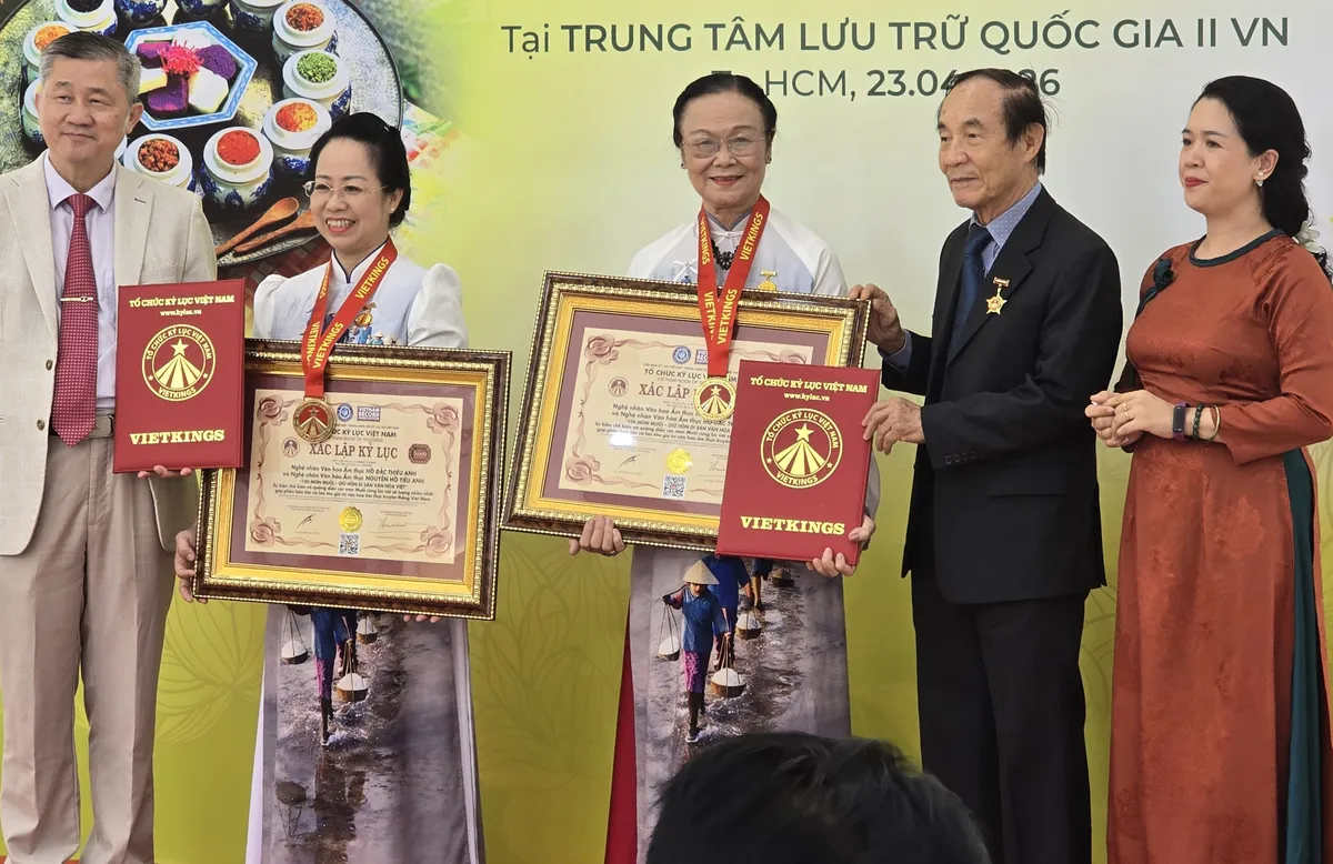 Ngắm bàn tiệc lập kỷ lục 100 món muối - giữ hồn di sản Việt - Ảnh 6.