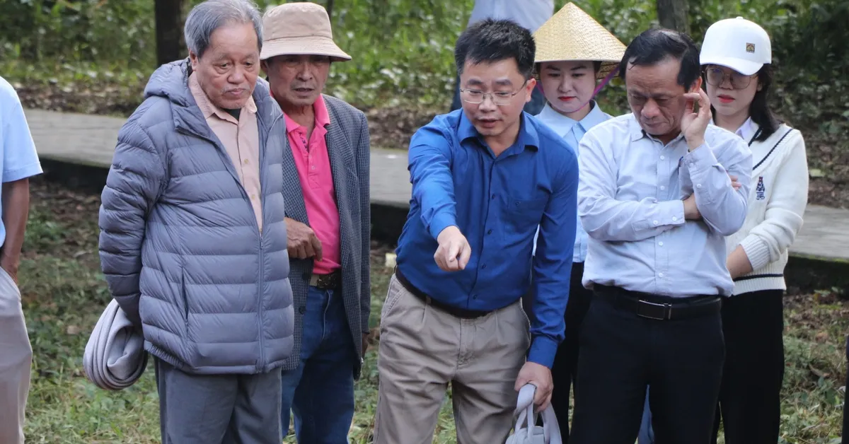 Khách mặc áo dài vào Mỹ Sơn được miễn phí vé tham quan