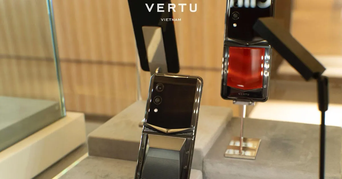 Chọn điện thoại cao cấp: Người dùng quan tâm điều gì ngoài giá?