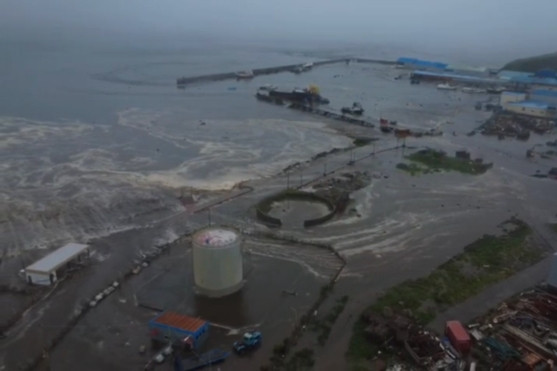 Động đất mạnh gây cảnh báo sóng thần ở bán đảo Kamchatka của Nga