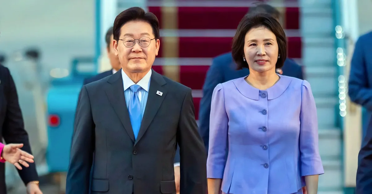 Tổng thống Hàn Quốc Lee Jae Myung và phu nhân đến Hà Nội