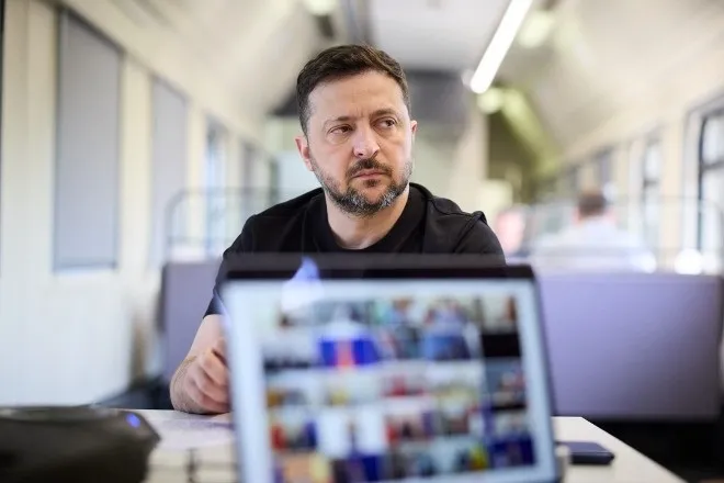 Ukraine áp trừng phạt 121 chỉ huy Nga, Moscow làm rõ lập trường với châu Âu