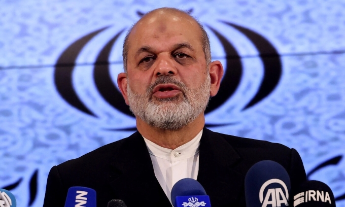 Ông Ahmad Vahidi phát biểu tại một cuộc họp báo ở Tehran hồi năm 2024. Ảnh: AFP