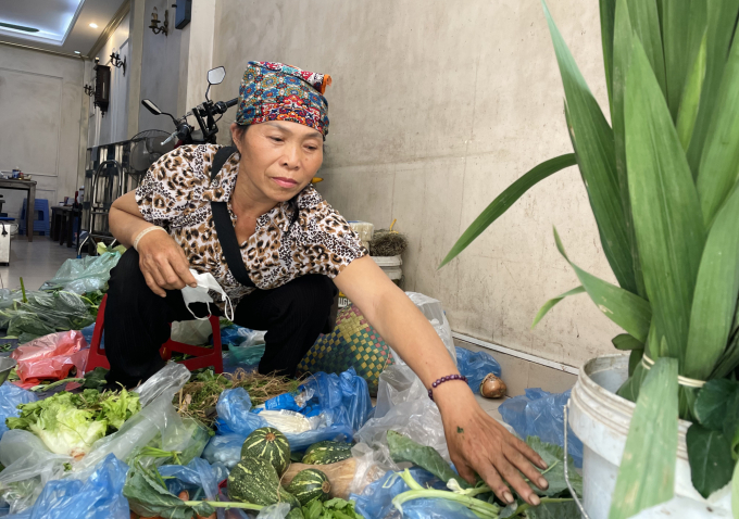 Bà Nguyễn Giàng, 59 tuổi thuê mặt bằng nhà dân trong ngõ 189 Hoàng Hoa Thám, Hà Nội từ giữa tháng 3/2026. Ảnh: Quỳnh Dương