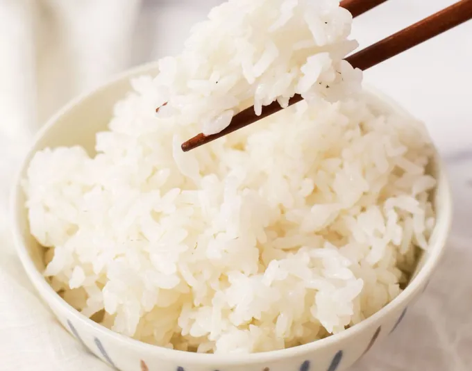 Cơm trắng. Ảnh minh họa: Two Plaid Apron