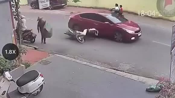 Vụ tai nạn phơi bày sự hỗn loạn trong giao thông Việt Nam