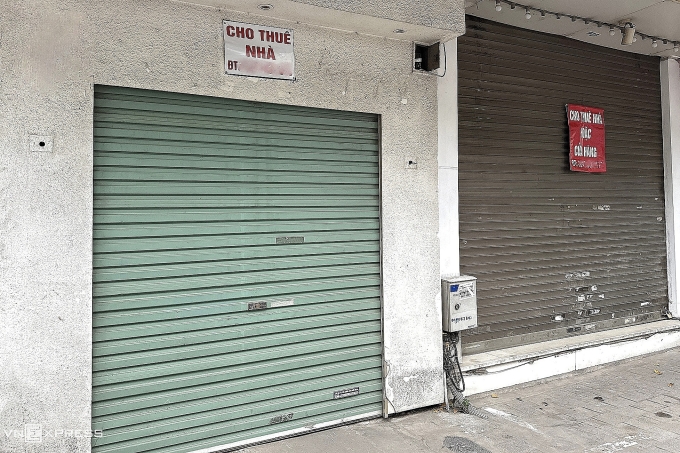 Mặt bằng treo biển cho thuê tại phố Kim Mã, Hà Nội, tháng 4/2026. Ảnh: Ngọc Diễm