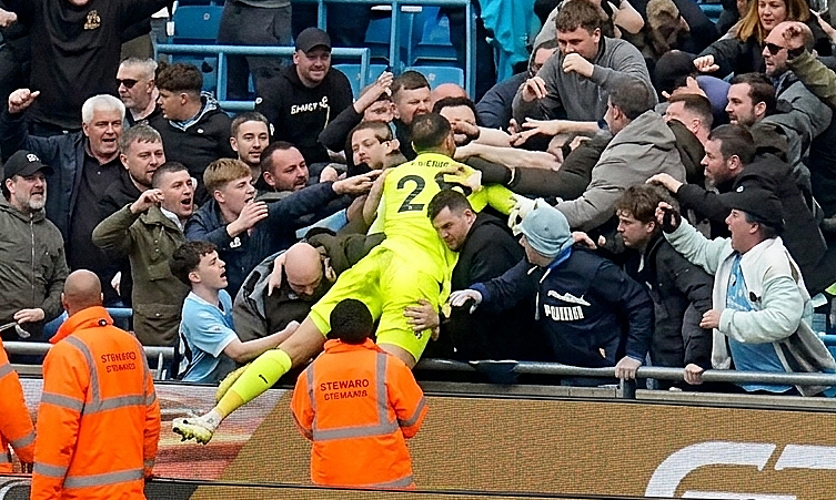 Rooney: 'Man City có thể phải trả giá vì ăn mừng như vô địch' - Báo VnExpress 