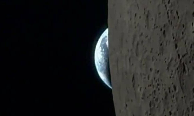 Phi hành gia NASA quay cảnh Trái Đất lặn bằng iPhone 17 Pro Max