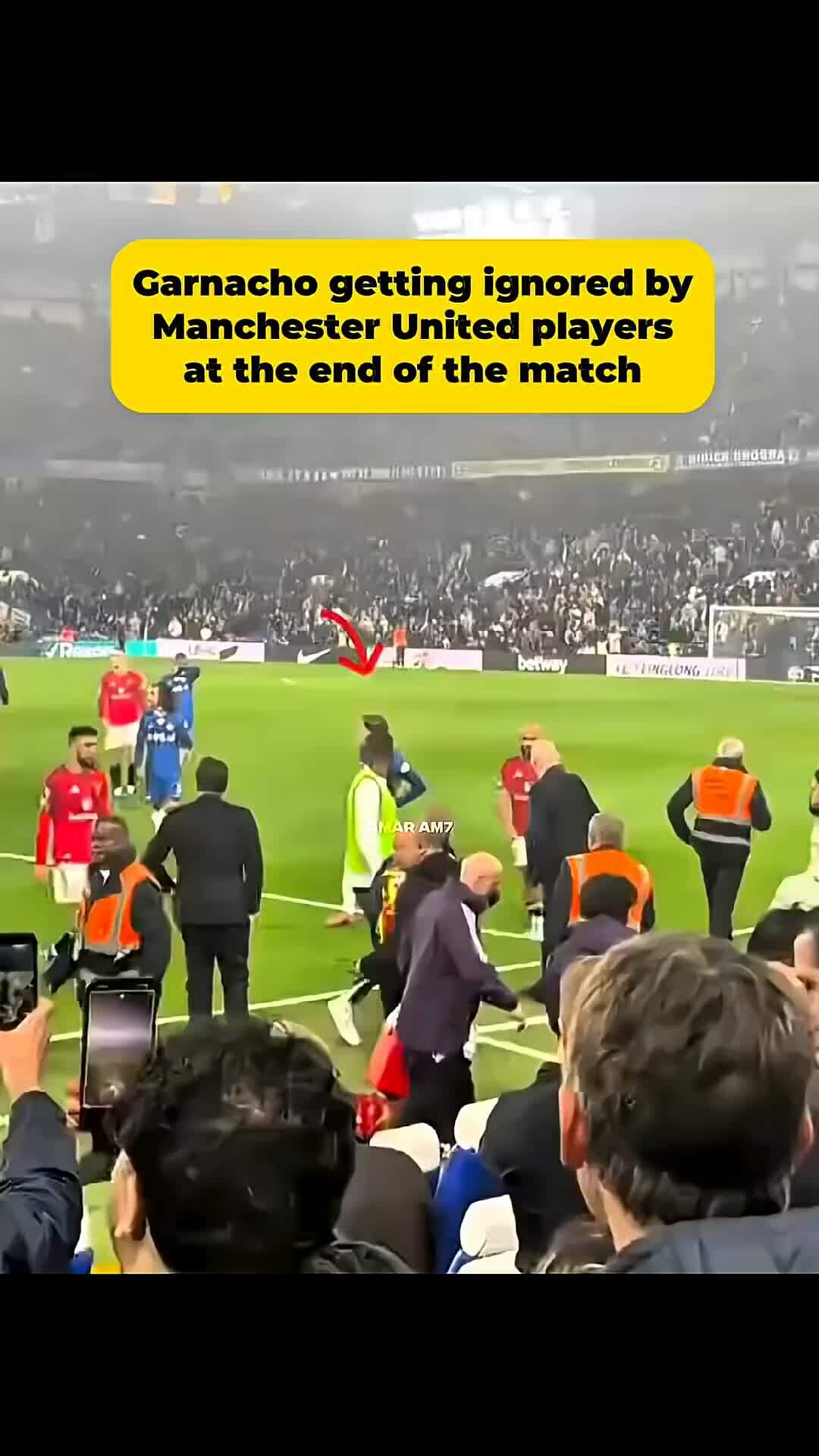 Cầu thủ Man Utd ngó lơ Garnacho