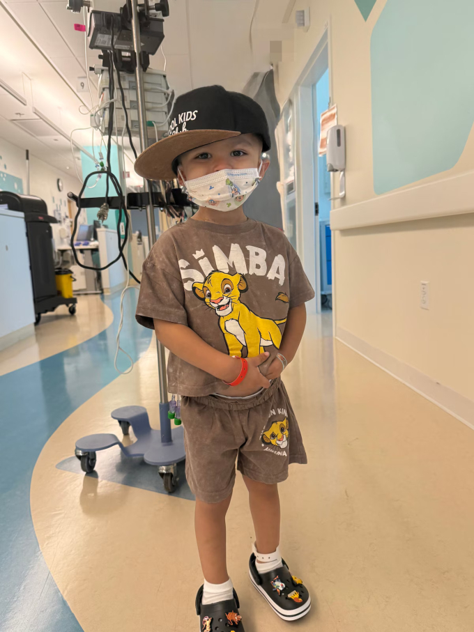 Bé Anguiano điều trị tại bệnh viện. Ảnh: WP