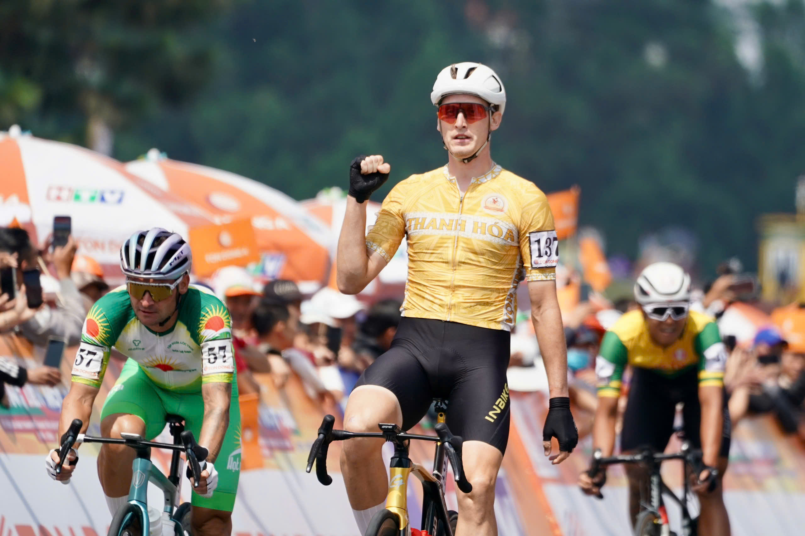 Popov mang chiến thắng cho Thanh Hóa ở giải xuyên Việt