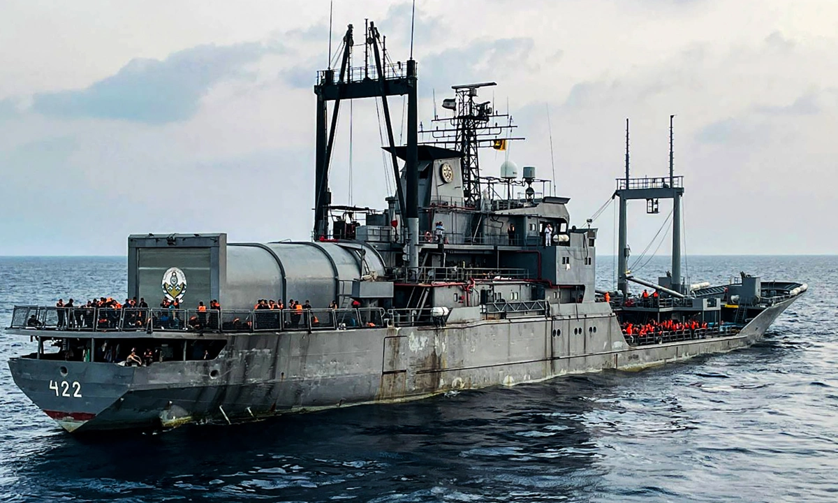 Hải quân Iran 'giúp tàu dầu vượt qua vòng phong tỏa của Mỹ'