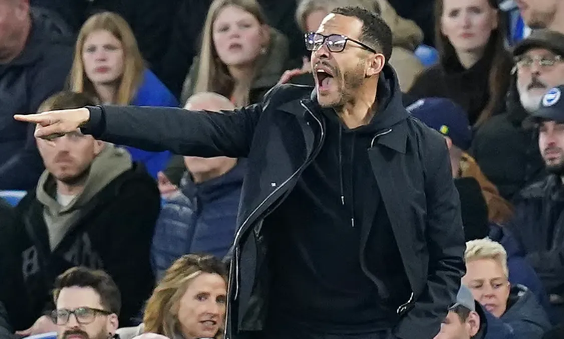 HLV Rosenior không còn bênh vực cầu thủ Chelsea - Báo VnExpress 