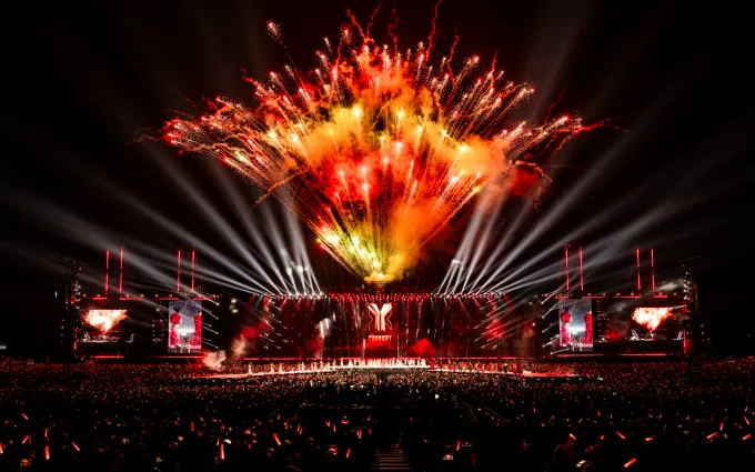 Một góc trong concert có 60.000 khán giả do Yeah1 tổ chức vào cuối năm 2025. Ảnh: YEG