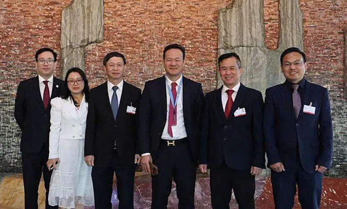 Thứ trưởng Hoàng Minh (thứ ba từ trái sang) tại hội nghị. Ảnh: