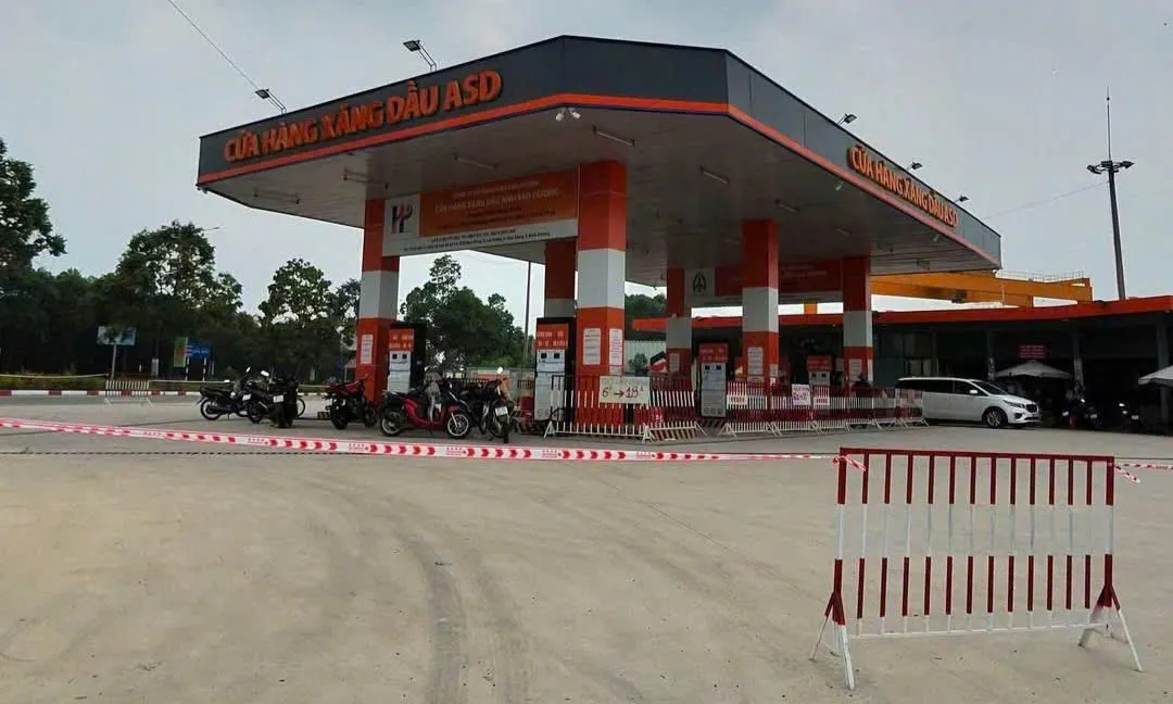 Bé gái 2 tuổi bị ôtô cán tử vong tại cây xăng