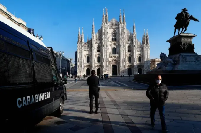 Quảng trường Duomo (Piazza del Duomo) ở Milan, Italy. Ảnh: Marca