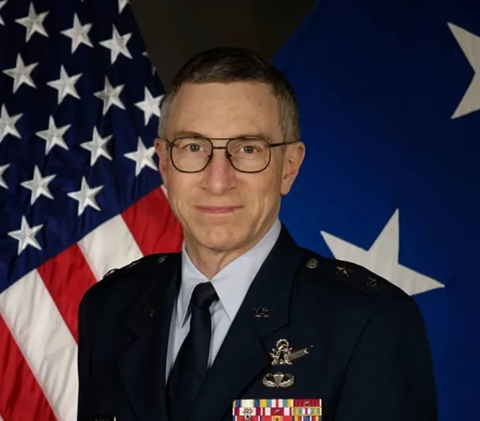 Thiếu tướng không quân Mỹ William Neil McCasland, 68 tuổi, trước khi nghỉ hưu vào năm 2013. Ảnh: USAF