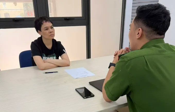 Trần Thị Xuân Hương tại cơ quan điều tra. Ảnh: Công an cung cấp