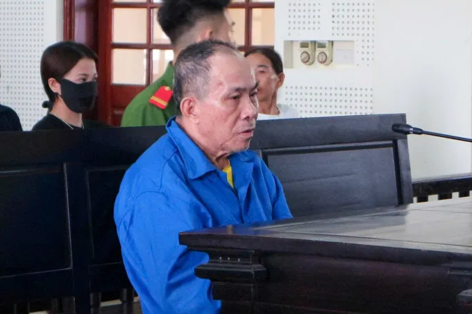 Bị cáo Trường tại tòa, ngày 23/4. Ảnh: Hùng Lê